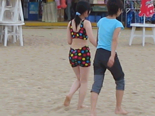 Pamela antes de operarse y cambiar el color del bikini.bmp